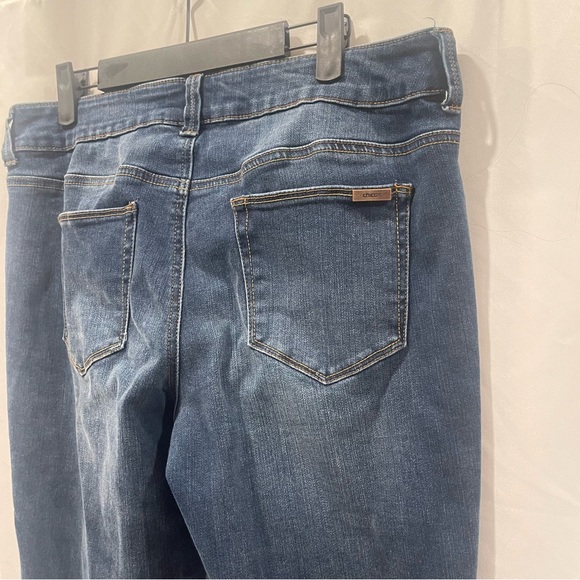 Chico’s So Slimming Women's Dark Blue Flare Jeans Sz 1 (8-10) - Picture 6 of 10
